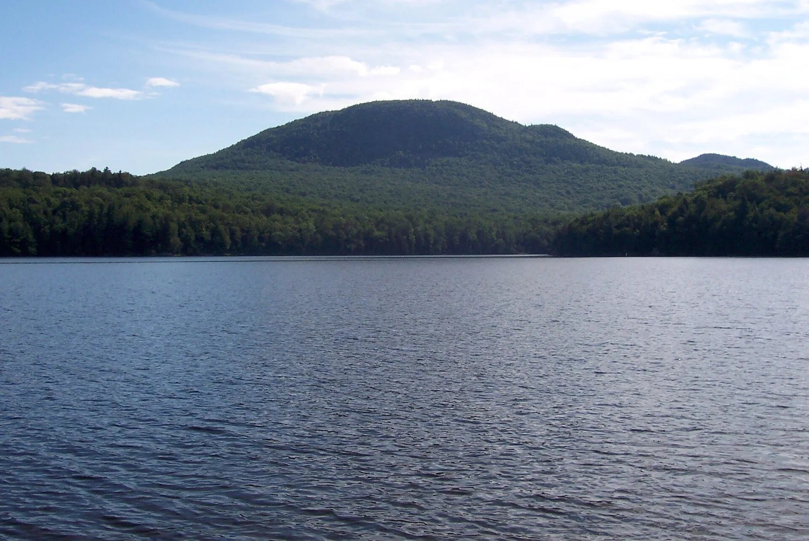 Lac Stukeley et Mont Chauve, parc national du Mont-Orford