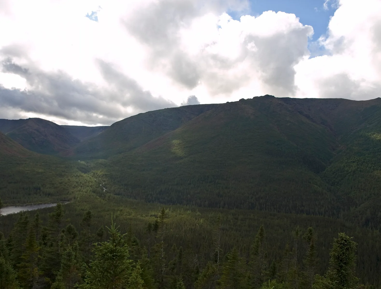 Parc national de la Gaspésie, massif des Chic-Chocs et vallée