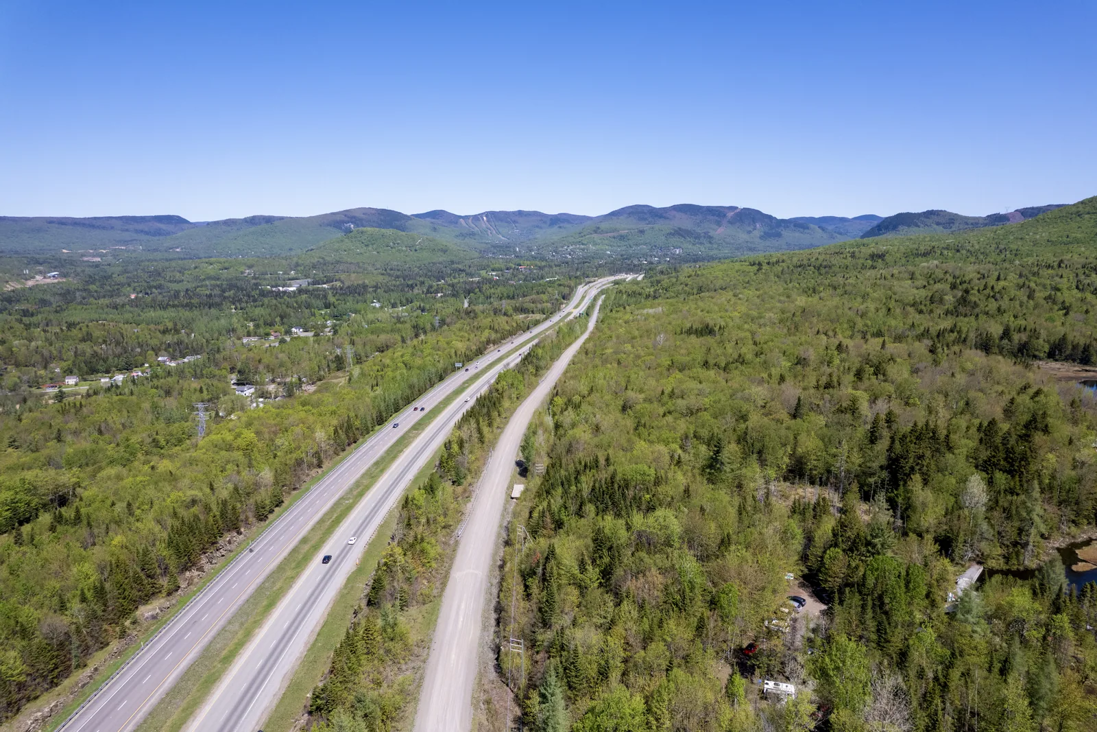 Autoroute 73 nord vers Stoneham, route d'accès au parc Jacques-Cartier